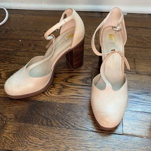 BC heels sz8